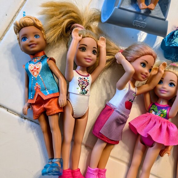 Lot 14 Barbie Mattel Chelsea Kelly Dolls Dreamtopia Boy Sprite + Babies Clothes - Picture 2 of 9